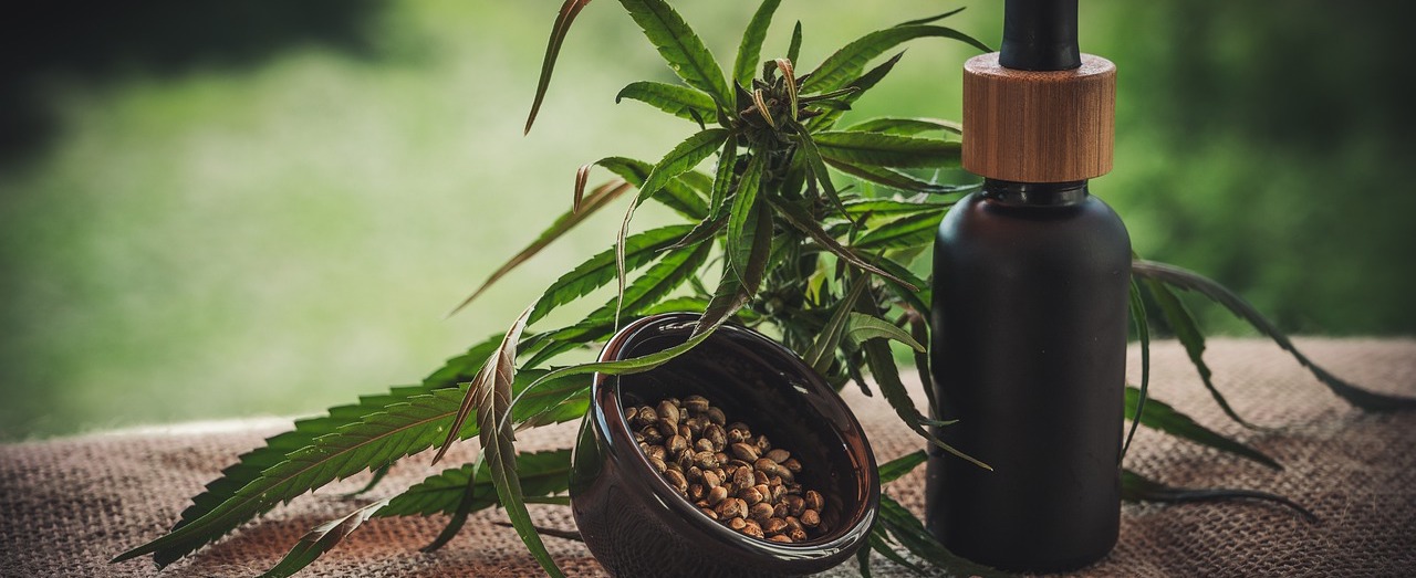 Sind Cannabinoide bei Menstruationsbeschwerden sinvoll