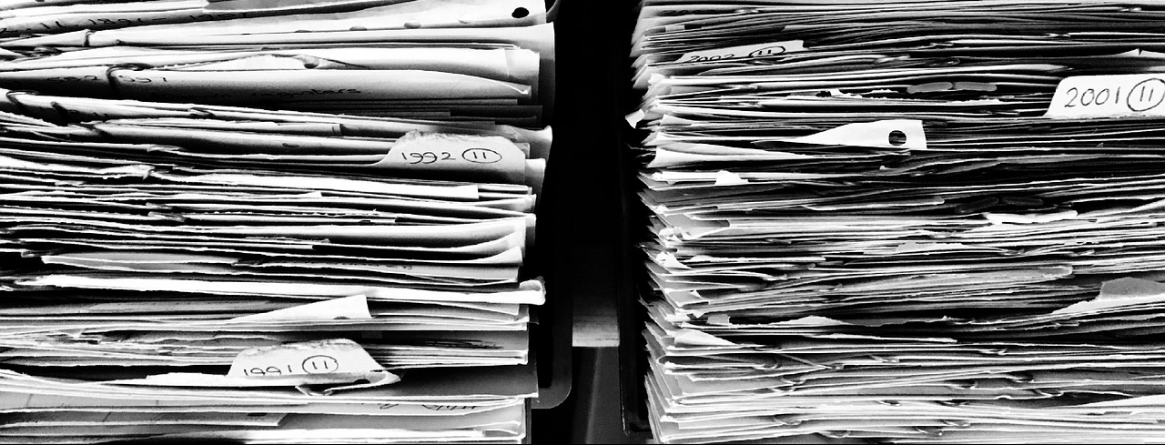 Stapelpapier verschiedener Cannabidiol Studien