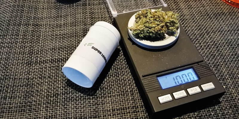 CBDler Gras gewogen und geprüft