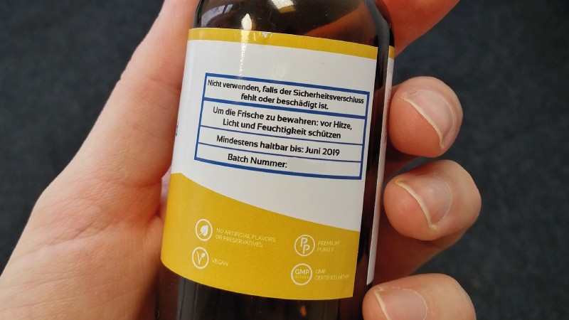 Etikett der Kannaway Pure Gold CBD Öl Flasche